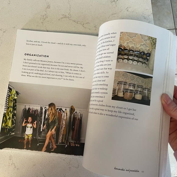 Book Just Jessie My Guide to Love, Life, Family, and Food by Jessie James Decker - Picture 5 of 5